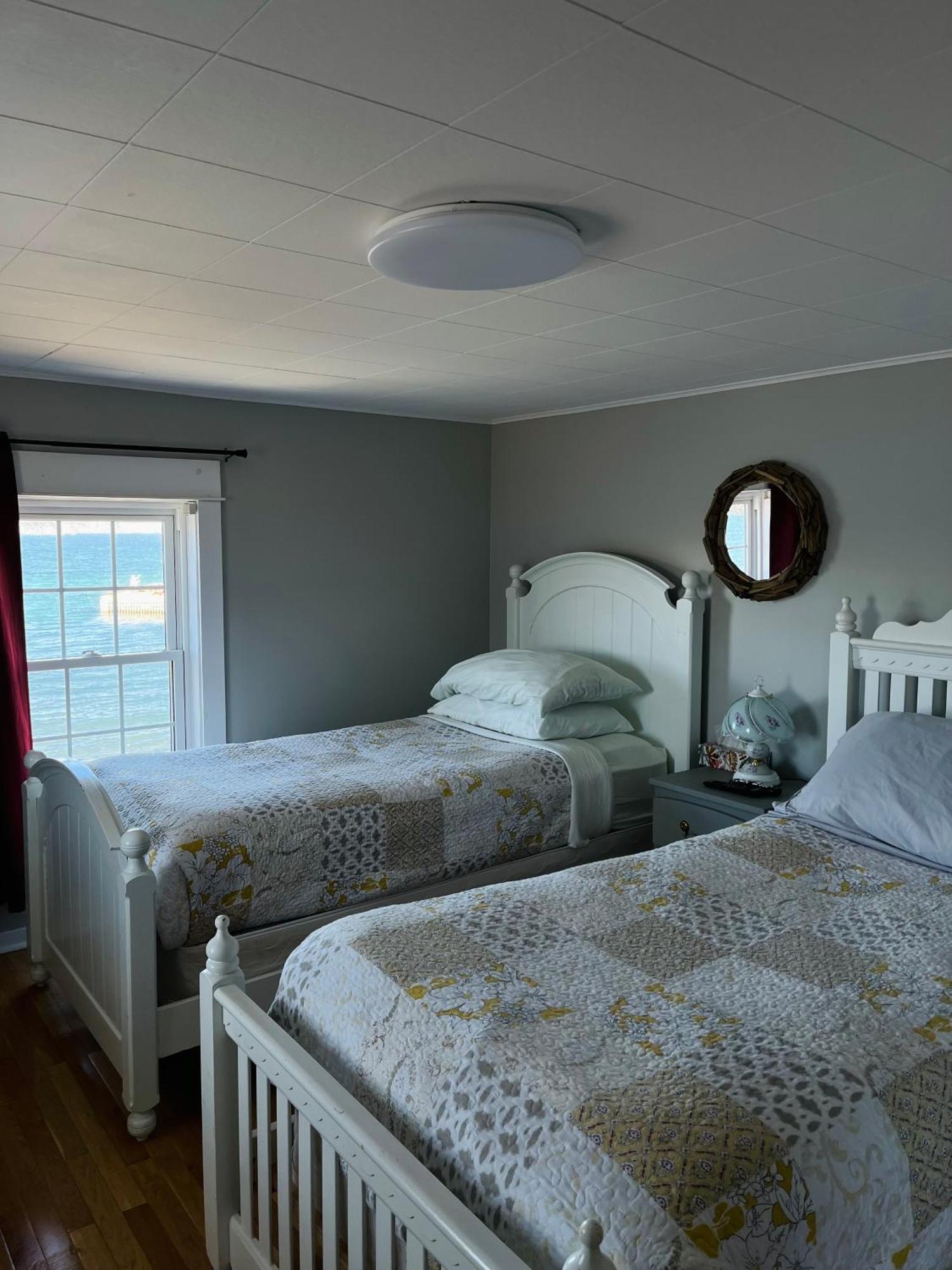 Toulinguet Inn - Suites Twillingate Exterior foto